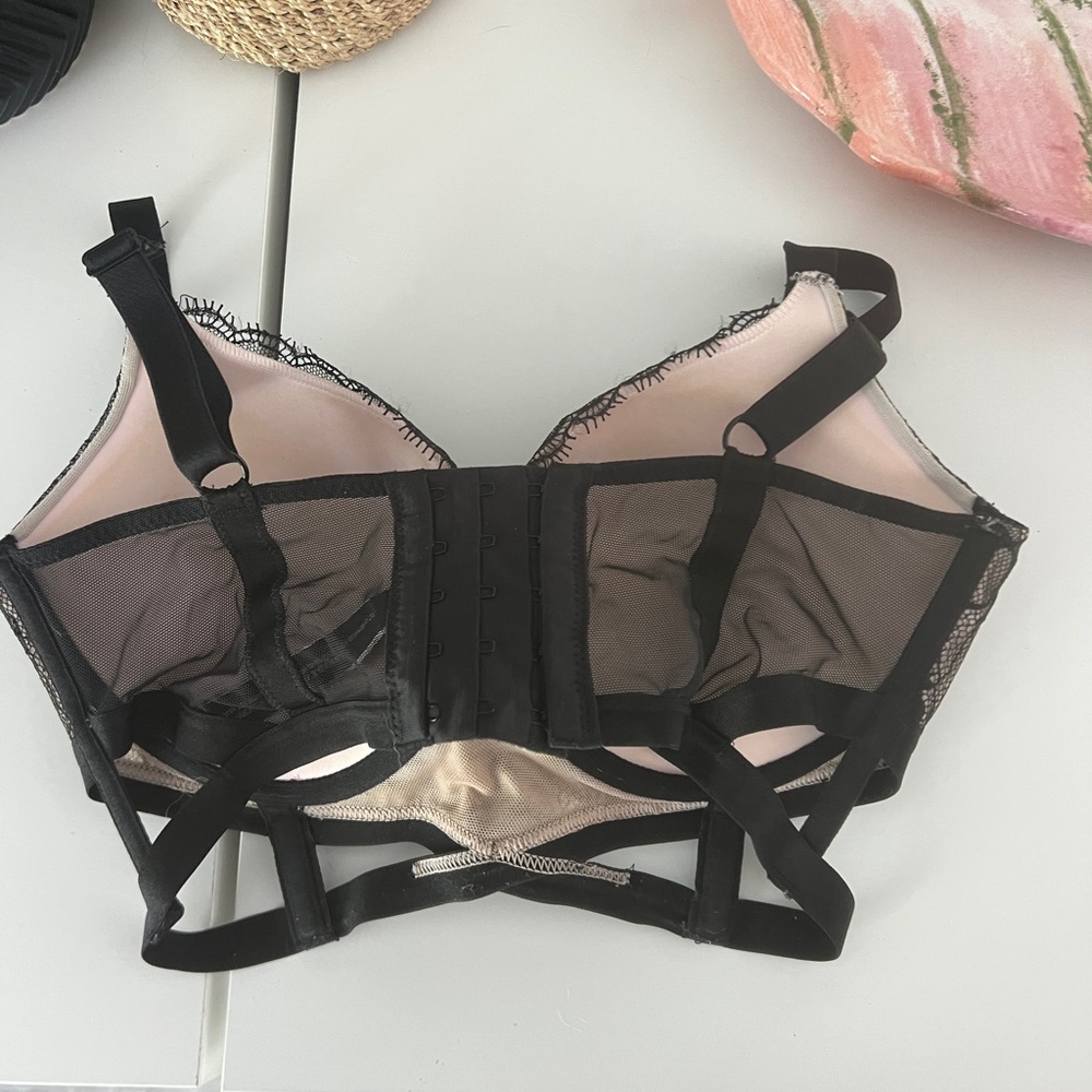 Victoria Secret Bra - Picture 2 of 3